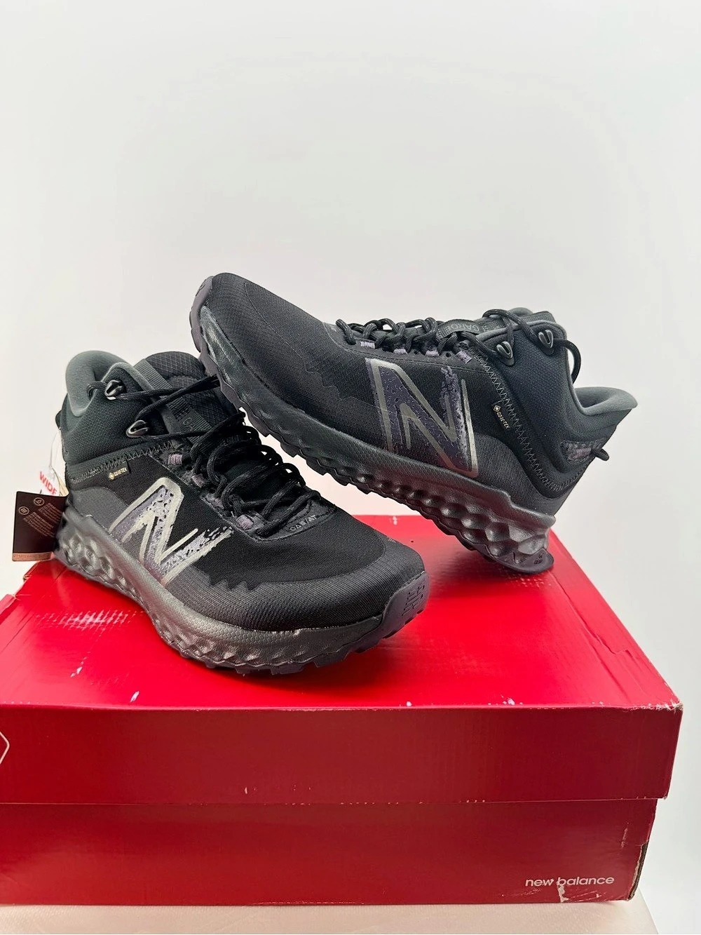New Balance Fresh Foam X Hierro Mid Gore-Tex Womens Size 10W Black Hiking Shoe